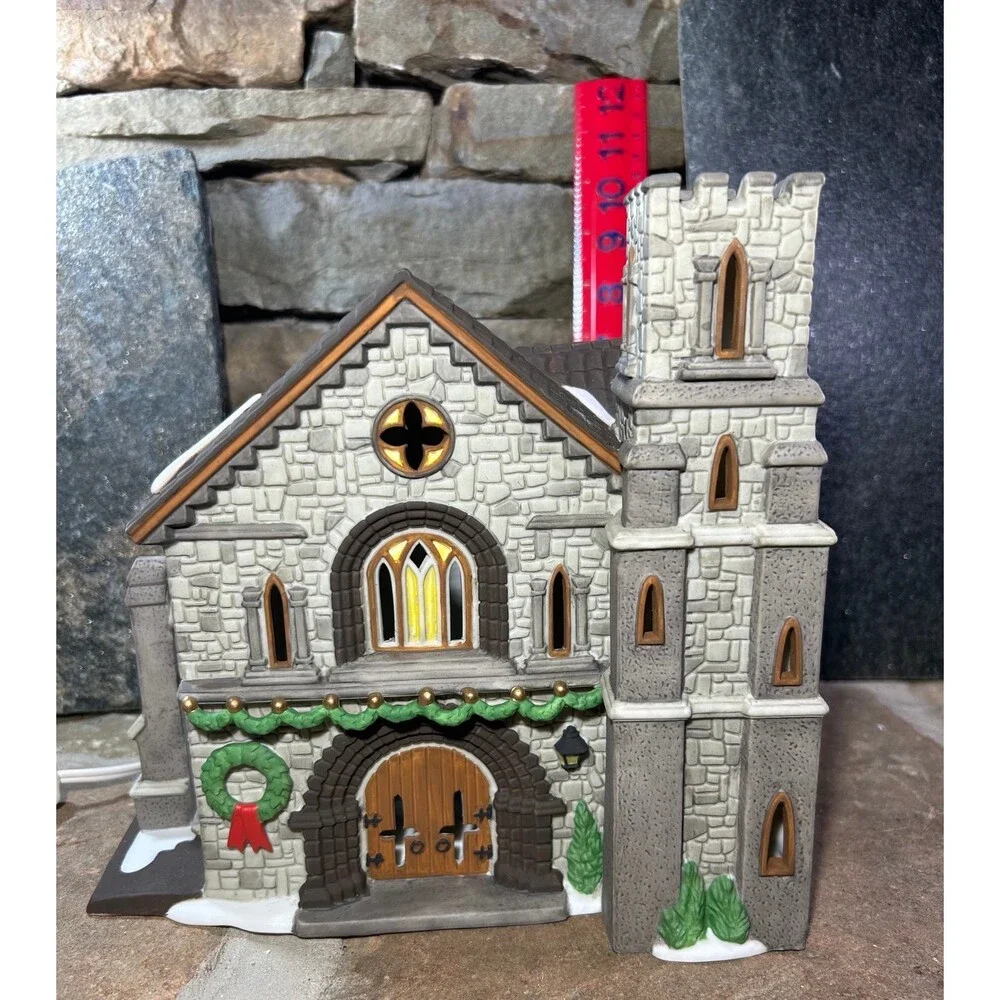 Department Dept 56 Dickens Village Series Whittlesbourne Church 1994 In box